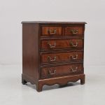 1201 2569 CHEST OF DRAWERS